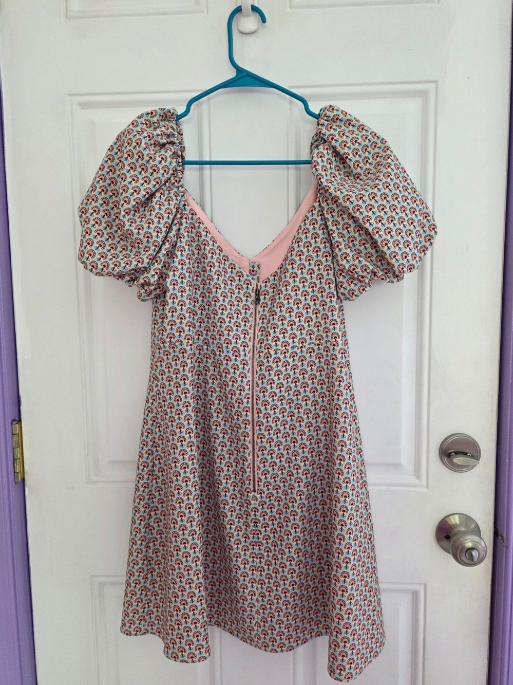 Alice + Olivia Pink and Cream Puff-Sleeve Mini Dress - Picture 3 of 5